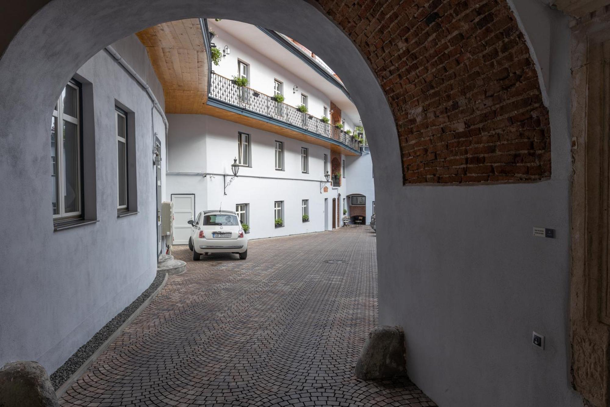 Magister Seven Bed & Breakfast Sibiu Ngoại thất bức ảnh