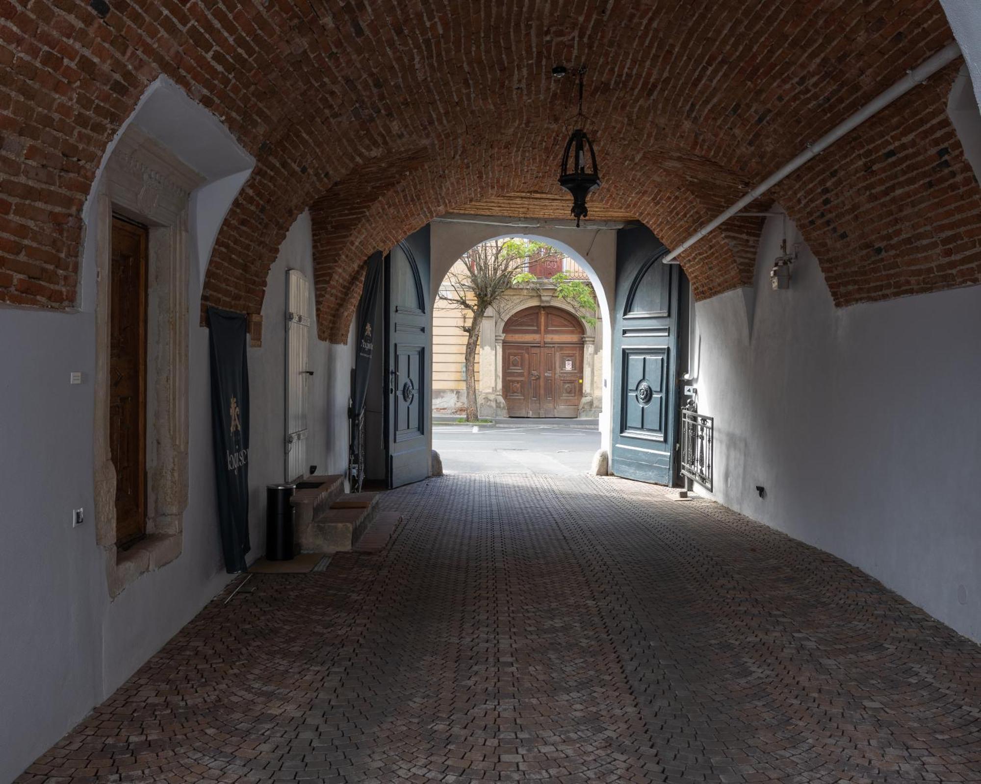 Magister Seven Bed & Breakfast Sibiu Ngoại thất bức ảnh